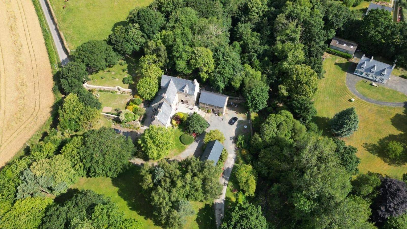 Manoir Medieval Du XV Ieme Siecle Minihy-Tréguier 外观 照片